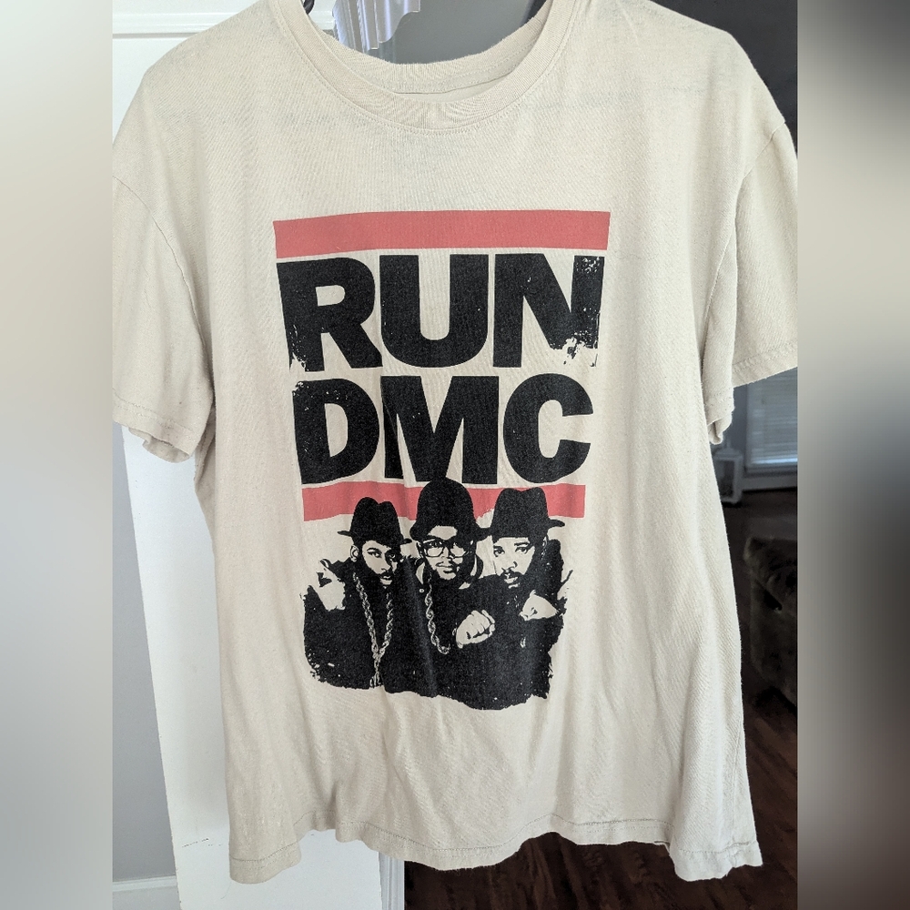 Women's graphic tee